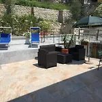 Eden Jacuzzi Pool & Private Parking 多马索