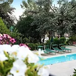 Eden Jacuzzi Pool & Private Parking