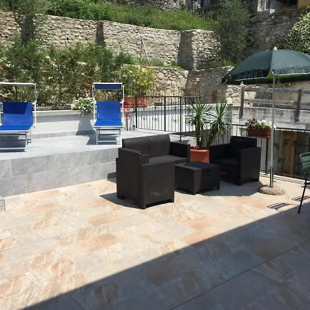 Eden Jacuzzi Pool & Private Parking Домазо