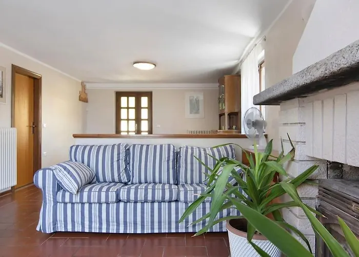 Apartment Eden Jacuzzi Pool & Private Parking